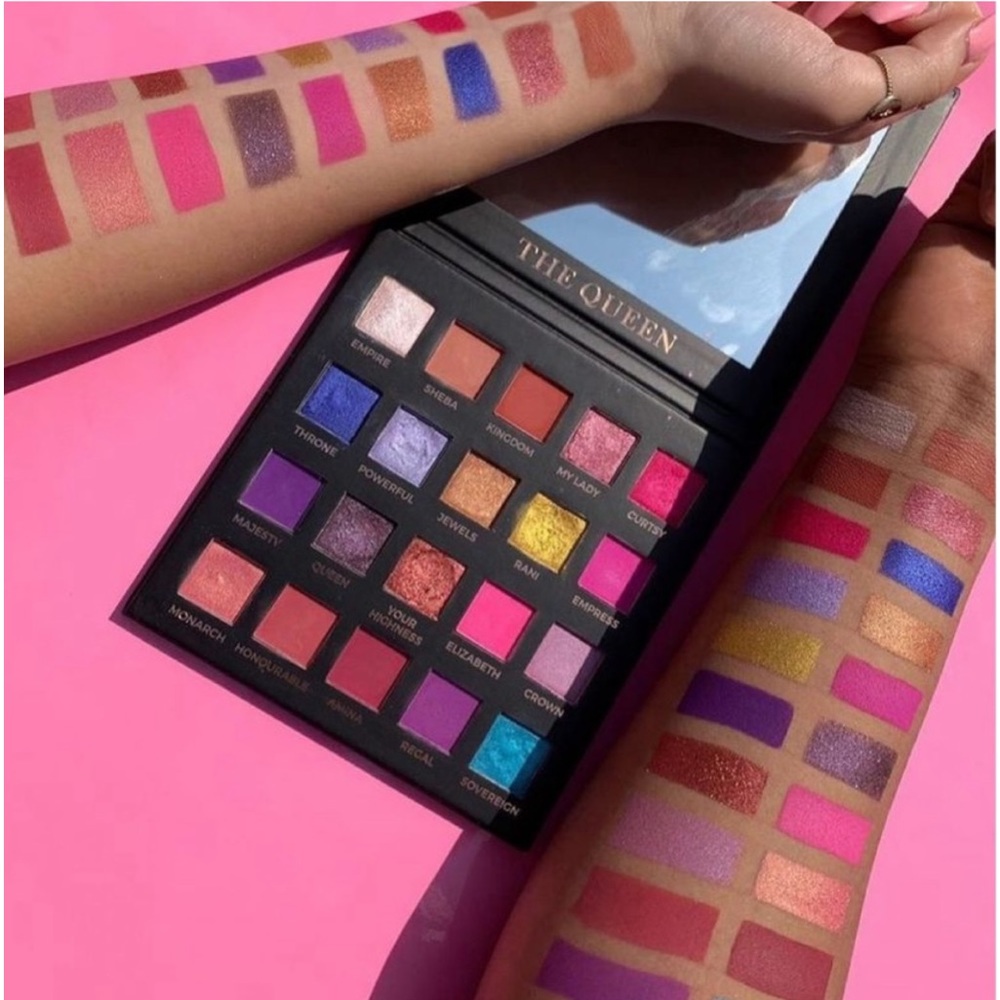 New Eloise THE QUEEN EYE SHADOW PALETTE - Picture 3 of 17